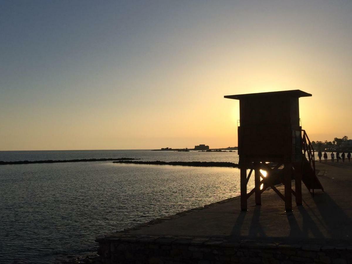 Phaedrus Living: Seaside Luxury Flat Lighthouse 67 Apartment Paphos Bagian luar foto