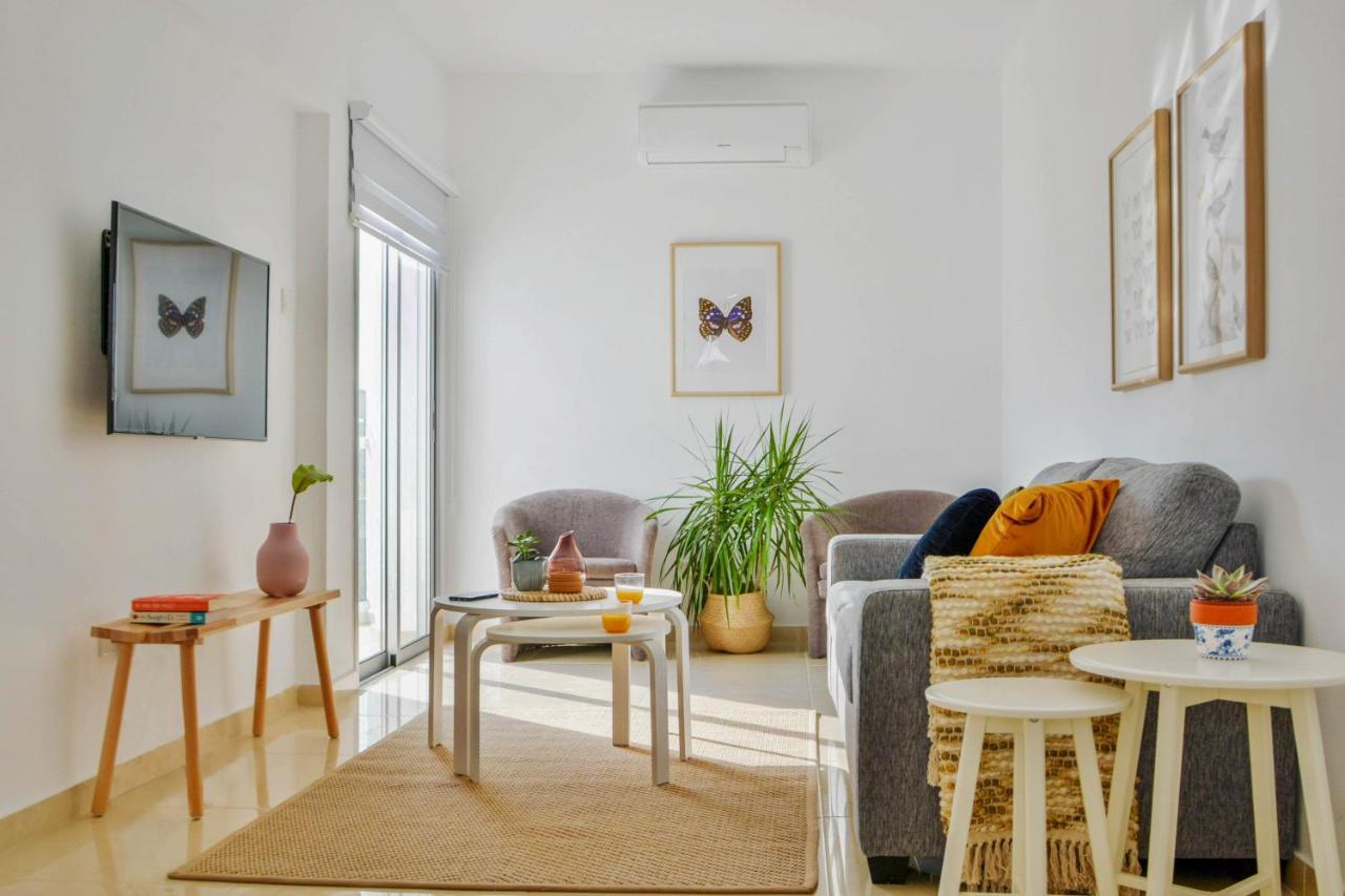 Phaedrus Living: Seaside Luxury Flat Lighthouse 67 Apartment Paphos Bagian luar foto