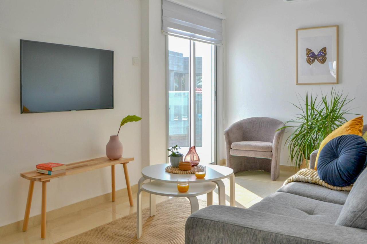 Phaedrus Living: Seaside Luxury Flat Lighthouse 67 Apartment Paphos Bagian luar foto